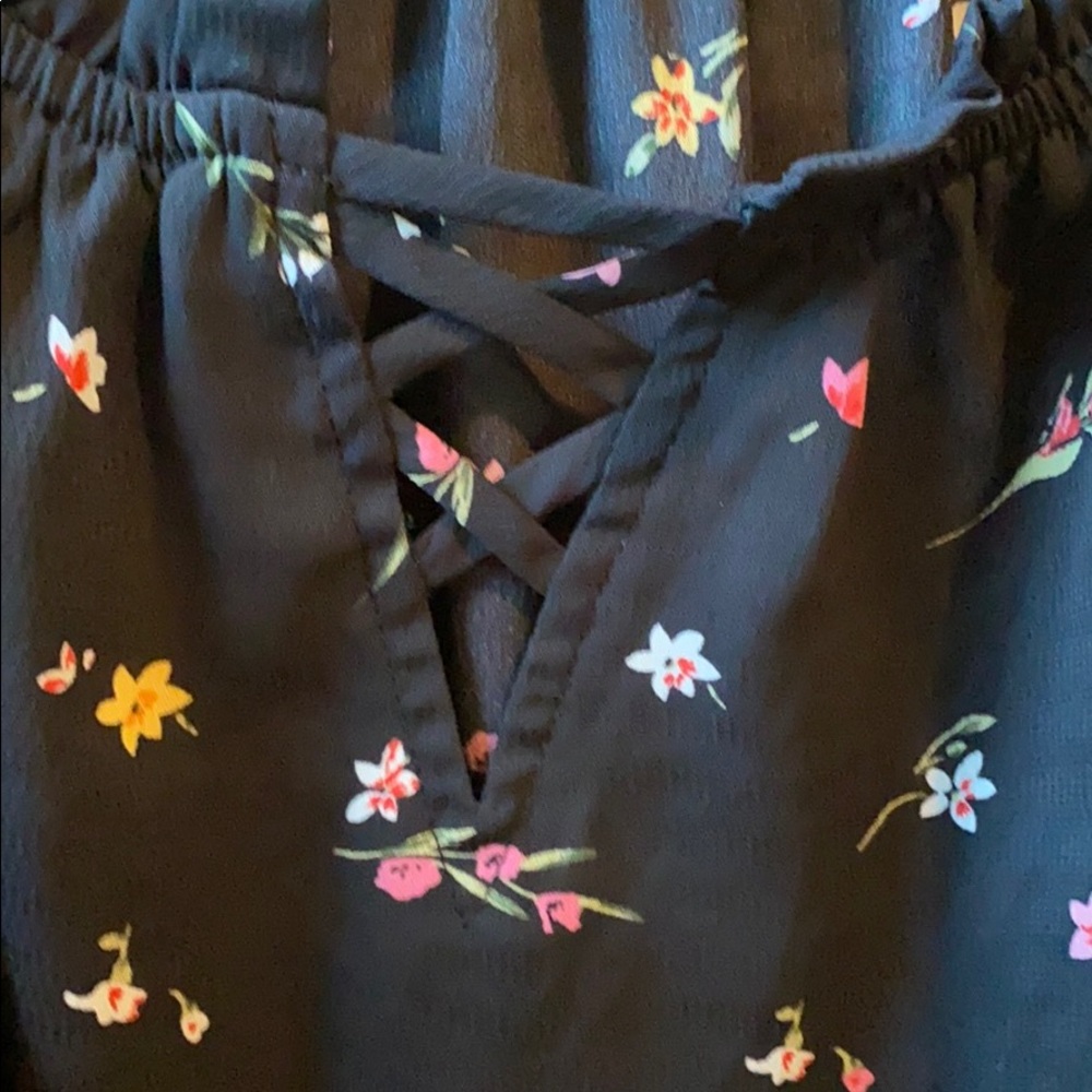 Black Top - Picture 2 of 3